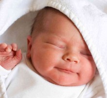 Osip na licu i vratu kod dvomjesečne bebe