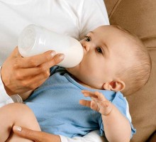 Kolika je količina majčinog mlijeka dovoljna dvomjesečnoj bebi