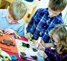 Napravite sitne kolače za praznike sa djecom