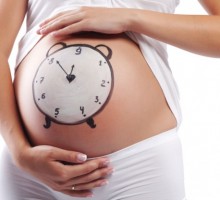 Kada se u trudnoći počinje nazirati stomak?