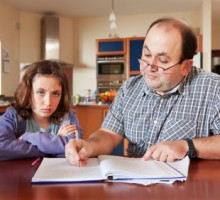 Kako pomagati djeci oko domaćih zadataka?