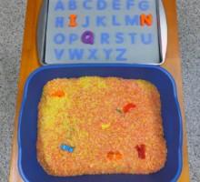 Kako pomoći djeci da lakše nauče azbuku i abecedu kroz igru?