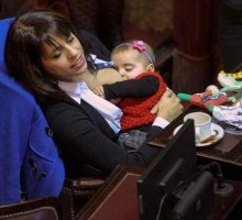 Argentinska poslanica podojila bebu tokom sjednice parlamenta
