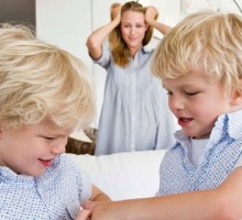 Naučite djecu da sami rješavaju svoje svađe