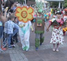 Više od 350 djece sa maskama šetalo Podgoricom