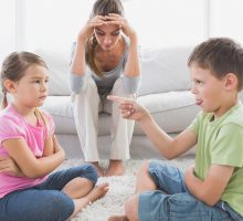 Da li roditelji treba da se miješaju u dječje svađe?