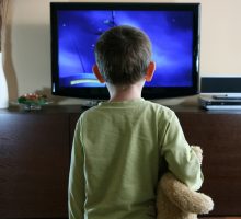 Kako vrijeme provedeno pred ekranom utiče na mozak vašeg djeteta