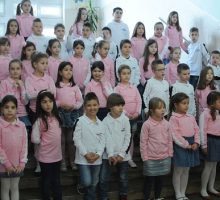 Uniforme u OŠ “Savo Pejanović” nose samo rijetki, radi se plan uvođenja u školama