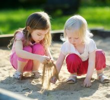 Zašto treba podsticati djecu da se igraju u pijesku