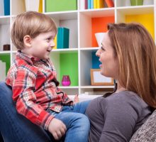 Kako da pomognete djetetu da lakše počne da priča