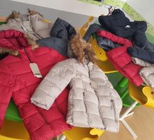 Societe Generale banka donirala zimske jakne za prvačiće