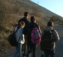 Ovi đaci iz okoline Podgorice svakog dana pređu i po 18 kilometara do škole i nazad