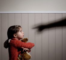 Sve više slučajeva nasilje nad djecom u porodici – zločin bez kazne