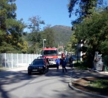 Ugašen požar u SMŠ Mladost, đaci evakuisani, nema povrijeđenih