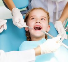 Sa djecom rade stomatolozi bez dovoljno znanja i iskustva