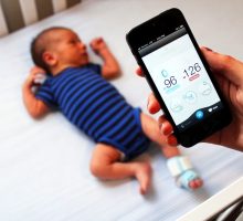 Današnje bebe čuva, prati, uspavljuje i tješi “pametna” baby tehnologija