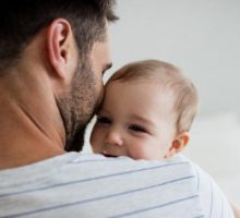 Oko 200 očeva koristilo roditeljsko odsustvo tokom 2018.