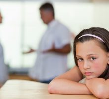 Djeca na razvog roditelja različito reaguju, u zavisnosti od uzrasta