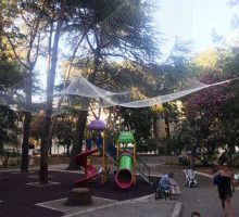 Zaštitna mreža iznad igrališta u tivatskom Malom parku