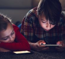 Kako zaštititi dijete od neželjenih poziva, poruka, predugog boravka na internetu