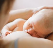Dojenje je mamin najveći poklon za bebu