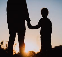Jednoroditeljske porodice: Izgradnja pozitivnog odnosa sa djecom