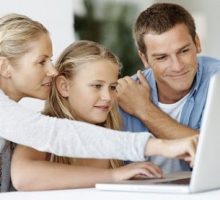 Da bi djecu naučili, i roditelji moraju stalno učiti o internetu