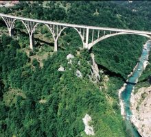 Trinaestogodišnji dječak skočio sa mosta na Đurđevića Tari