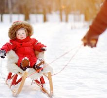 Zimovanje sa bebom – šta je važno da roditelji znaju