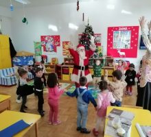 JPU “Ljubica Popović” obezbijedila novogodišnje poklone za svu djecu