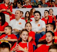Abazović ispunio prvo obećanje, poveo učenike OŠ “Vladimir Nazor” na utakmicu