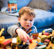 Pozitivan i negativan uticaj igračaka na razvoj djeteta