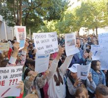 Protest roditelja, đaka i zaposlenih OŠ “Vladimir Nazor”: Zašto ste nas lagali