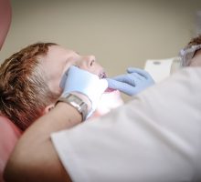 Šćekić očekuje da 1. januara počnu da rade  stomatolozi u školama