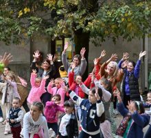 Porodični karavan posjetio Budvu i Cetinje: Bolja briga o zdravlju djece moguća uz dobru organizaciju