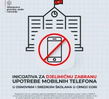 Ministarstvo predložilo školama da djelimično zabrane upotrebu mobilnih telefona