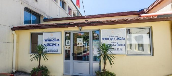 Dojava o bombi u Kotoru, evakuisani učenici Pomorske škole i Gimnazije